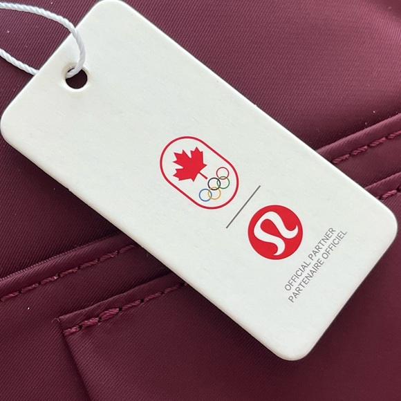 Lululemon Future Legacy Bag Red Merlot - Picture 10 of 10